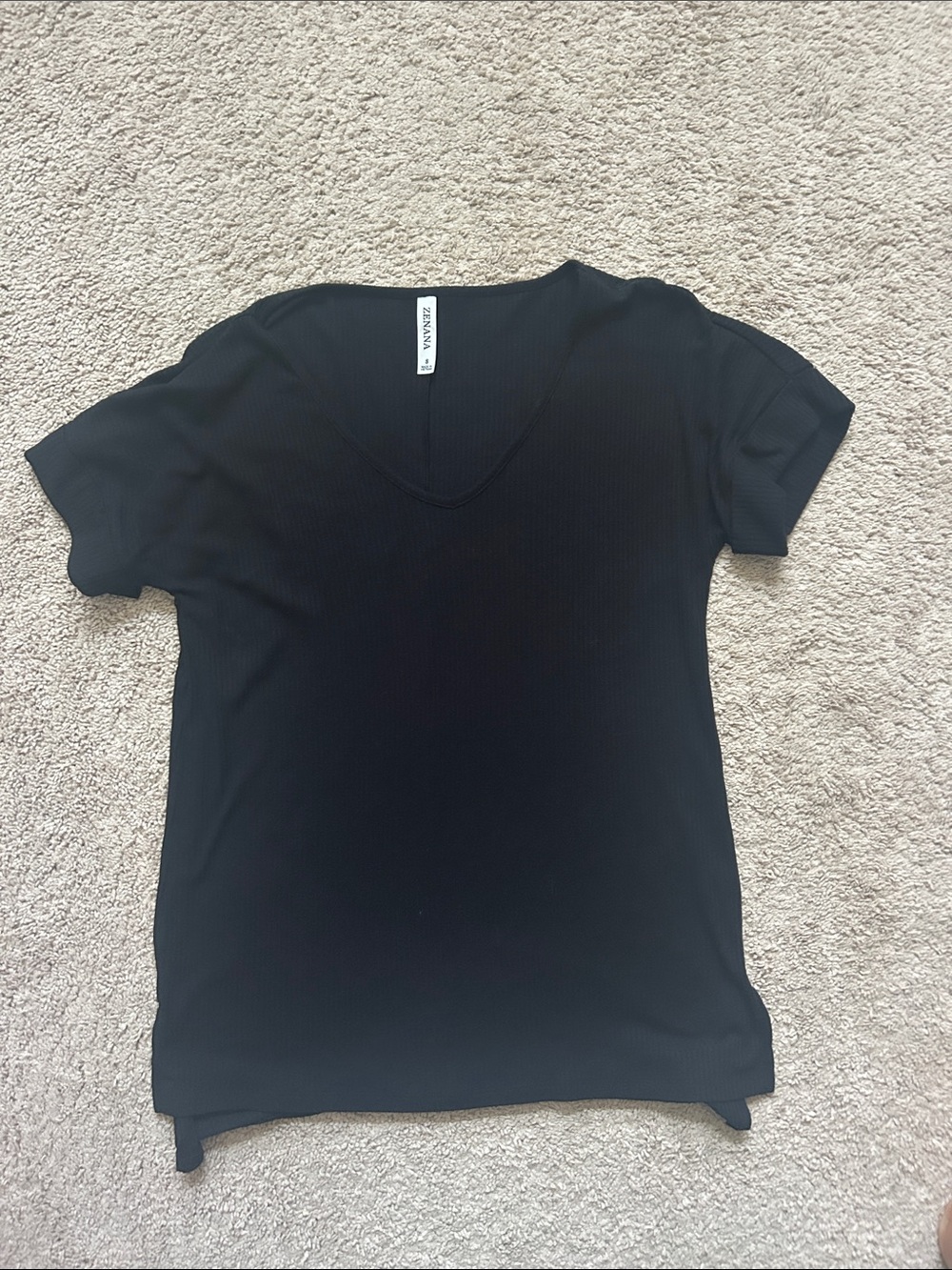 Zenana Outfitters Black V-Neck Short Sleeve Ribbed Tee